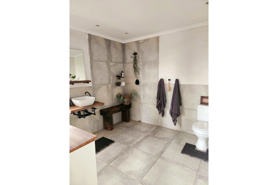 5 Bedroom Property for Sale in Safari Gardens North West